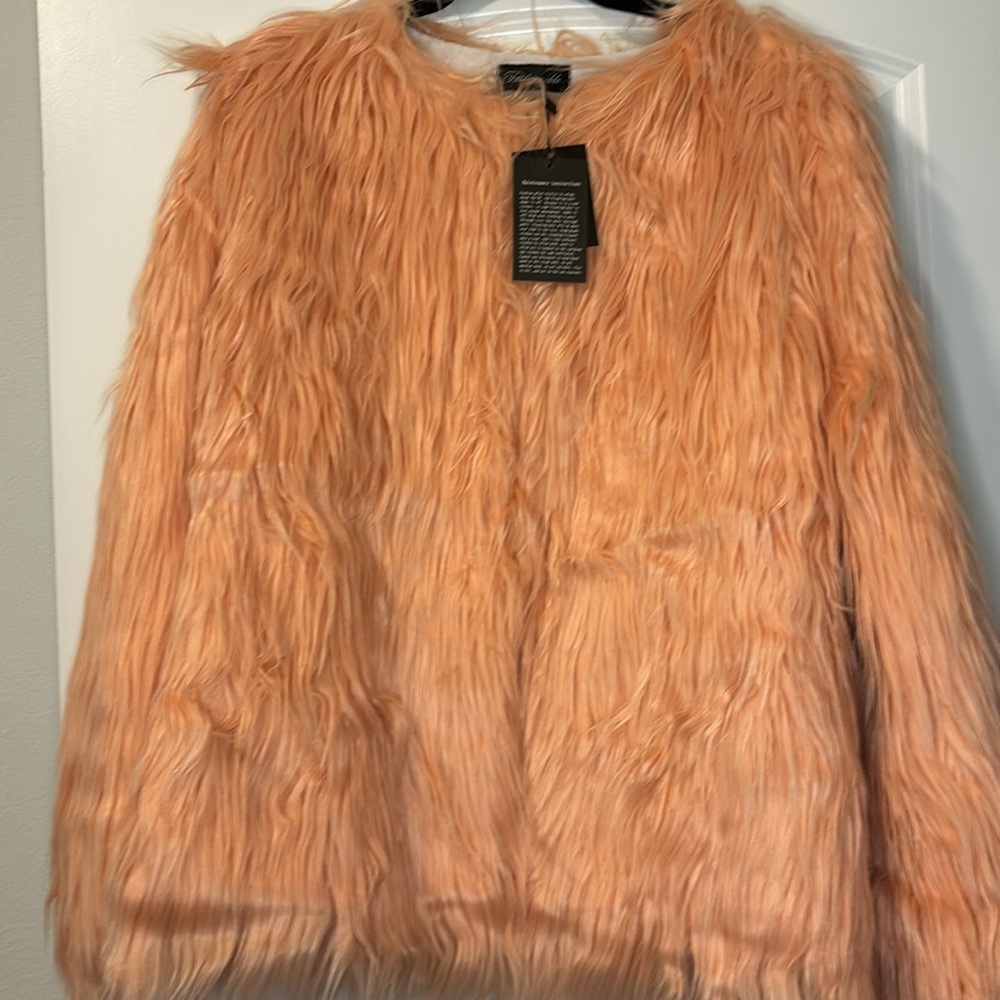 Women’s Plus Size Shaggy Faux Fur Coat in peachy Pink